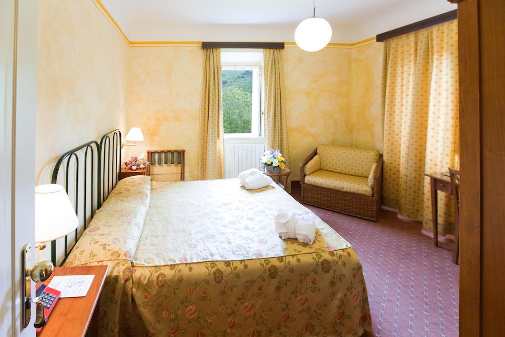 Terme San Filippo & Spa Castiglione dʼOrcia Стая снимка