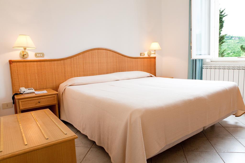 Terme San Filippo & Spa Castiglione dʼOrcia Стая снимка